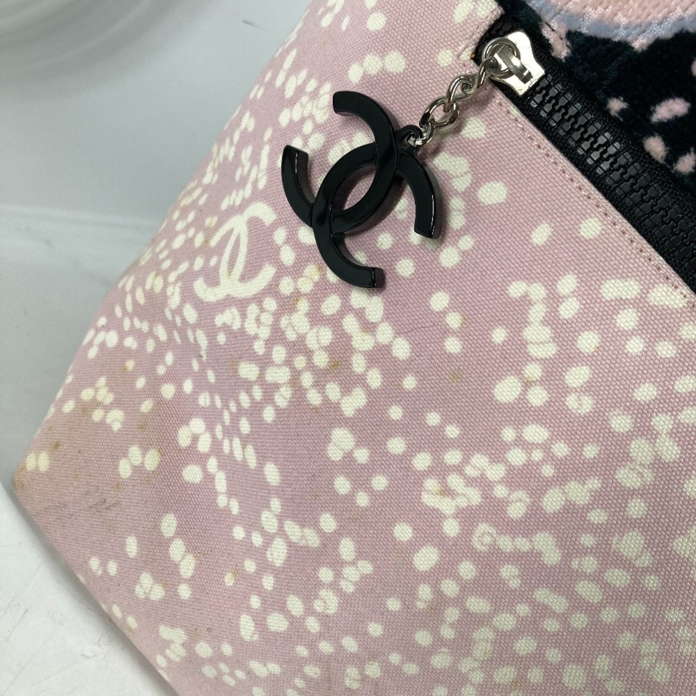 CHANEL Black Logo Shoulder Bag - Picture 11 of 16